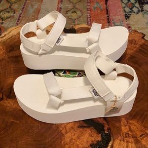 Teva Flatform Universal Sandals